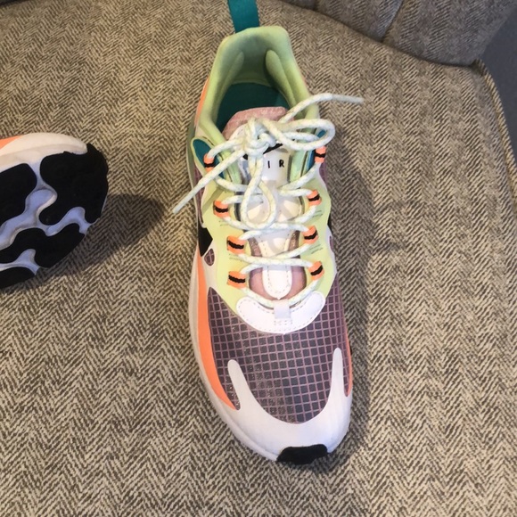 Nike tennis shoes - Picture 6 of 6